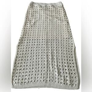 Freshman 1996 open knit partially lined skirt, size Medium. Had 11” each side.